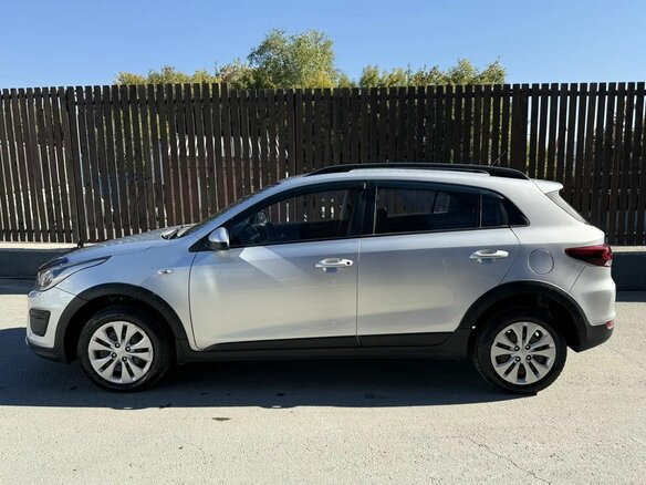 2020 Kia Rio X-Line IV, серый, 1240000 рублей - вид 2