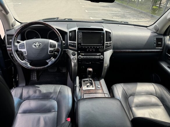 2012 Toyota Land Cruiser 200 Series Рестайлинг 1, чёрный, 3900000 рублей - вид 8