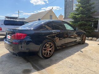 2013 BMW 5 серии M550d xDrive VI (F10/F11/F07), синий, 3150000 рублей, вид 4