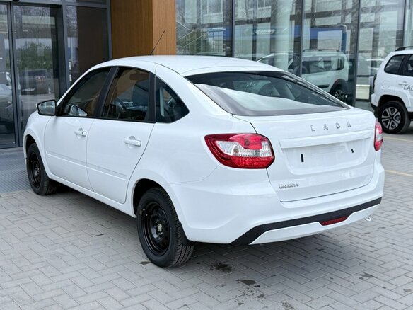2026 Lada (ВАЗ) Granta I Рестайлинг, белый, 1131000 рублей - вид 6
