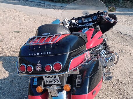 1999 Honda Valkyrie 1500, красный, 600000 рублей, вид 4