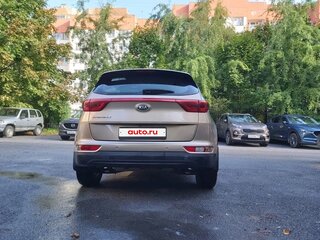 2018 Kia Sportage IV Рестайлинг, коричневый, 1580000 рублей, вид 3