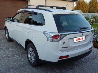2013 Mitsubishi Outlander III, белый, 1050000 рублей, вид 4