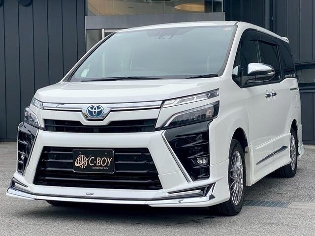 Открыть фотографии: Toyota Voxy III (R80) Рестайлинг