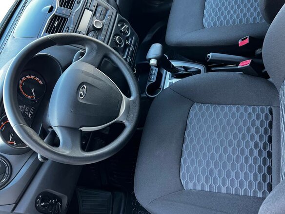 2019 Lada (ВАЗ) Granta I Рестайлинг, белый - вид 3