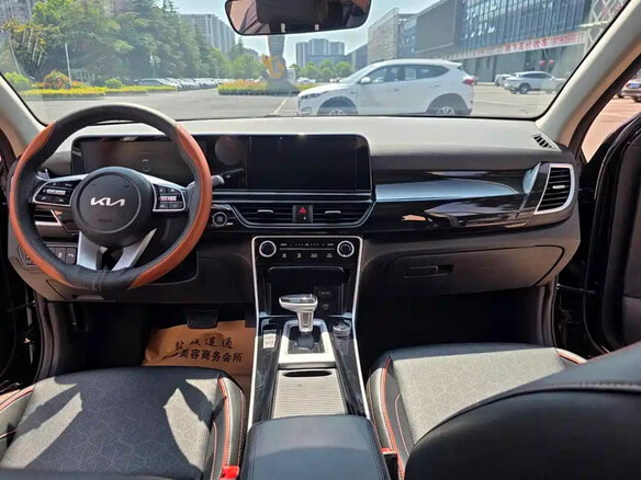 2023 Kia Seltos I Рестайлинг, чёрный, 1800217 рублей - вид 6