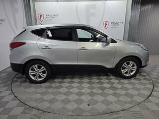 2012 Hyundai ix35 I, серебристый, 990000 рублей, вид 4