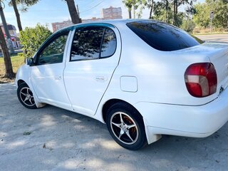2001 Toyota Platz, белый, 360000 рублей, вид 5