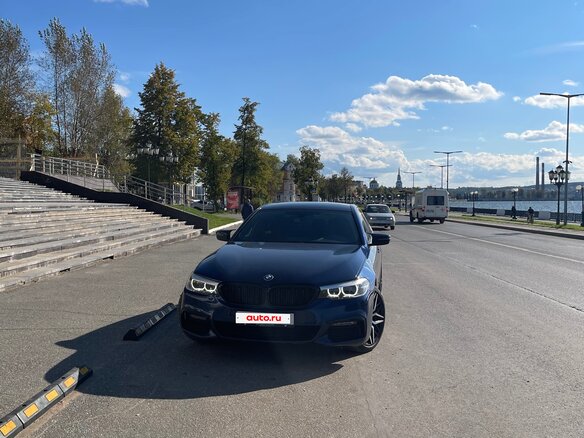 2018 BMW 5 серии 520d xDrive VII (G30/G31/G38), синий, 3100000 рублей - вид 3
