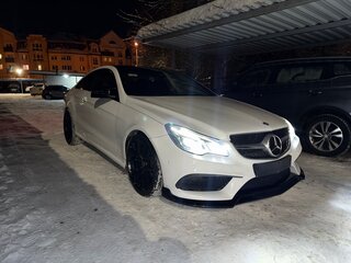 2013 Mercedes-Benz E-Класс 200 IV (W212, S212, C207) Рестайлинг, белый, 1990000 рублей, вид 1