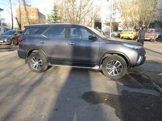 2018 Toyota Fortuner II, серый, 4550000 рублей, вид 4