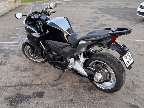 2011 Honda VFR 1200, чёрный, 840000 рублей - вид 4