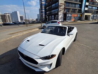 2020 Ford Mustang VI Рестайлинг, белый, 2450000 рублей, вид 3