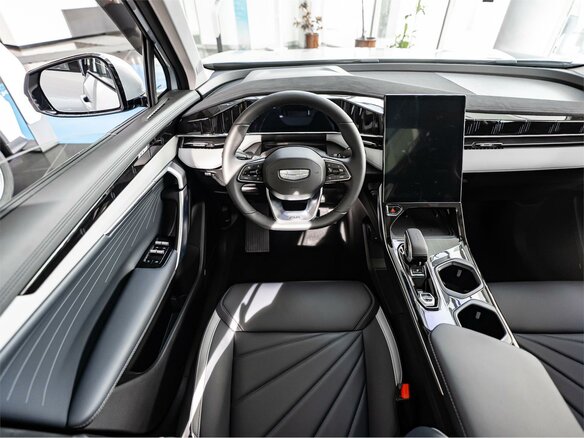 2026 Geely Atlas II, серебристый, 3449990 рублей - вид 13