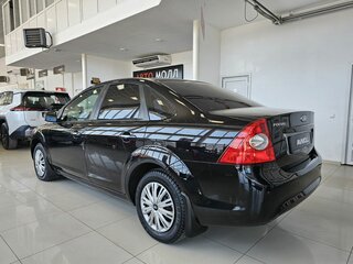 2010 Ford Focus II Рестайлинг, чёрный, 889000 рублей, вид 5
