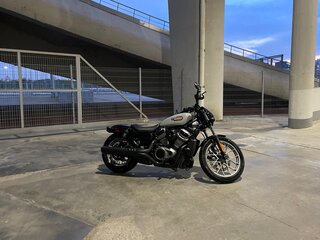 2024 Harley-Davidson Nightster, серый, 1100000 рублей, вид 2