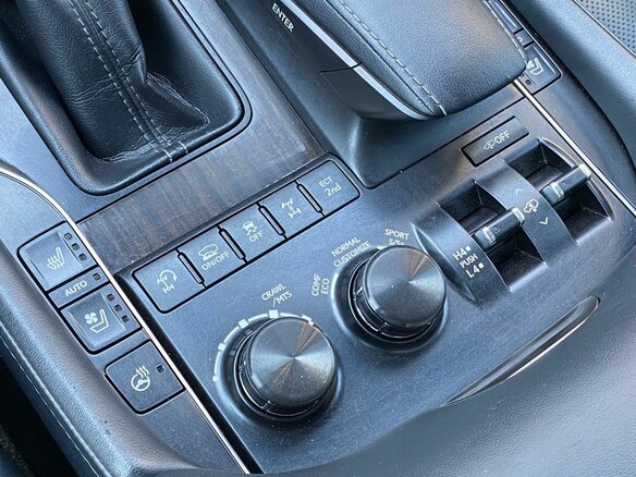 2021 Lexus LX 570 III Рестайлинг 2, белый, 8450000 рублей - вид 20