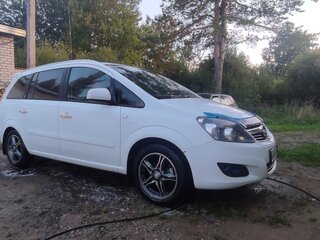 2014 Opel Zafira B Рестайлинг, белый, 990000 рублей, вид 3