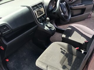 2016 Toyota Ractis II, фиолетовый, 915000 рублей, вид 5