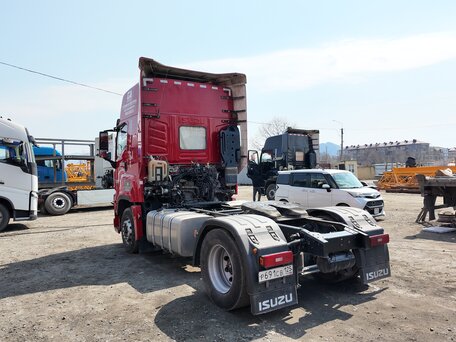 2024 Isuzu Giga (E-series), красный, 5500000 рублей, вид 4