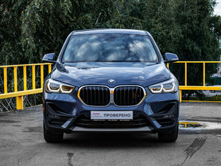 2021 BMW X1 18i sDrive II (F48) Рестайлинг, синий, 3079000 рублей, вид 2