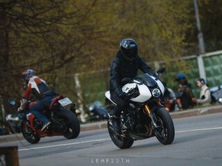 2022 Triumph Speed Triple, белый, 1450000 рублей, вид 3