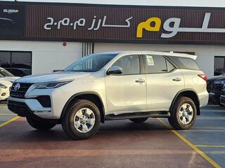 2026 Toyota Fortuner II Рестайлинг, белый, 6070700 рублей, вид 1