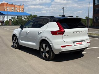 2019 Volvo XC40 I, белый, 2650000 рублей, вид 4