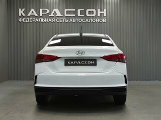 2020 Hyundai Solaris II Рестайлинг, белый, 940000 рублей, вид 4