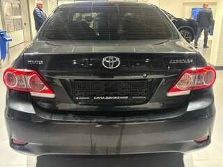 2013 Toyota Corolla X (E140, E150) Рестайлинг, чёрный, 1050000 рублей, вид 5