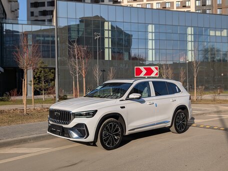 2026 Geely Monjaro (Xingyue L) I Рестайлинг 2 (China Market), белый, 3990000 рублей, вид 2