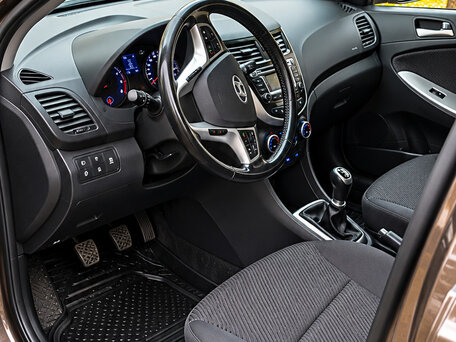 2014 Hyundai Solaris I, коричневый, 870000 рублей, вид 4