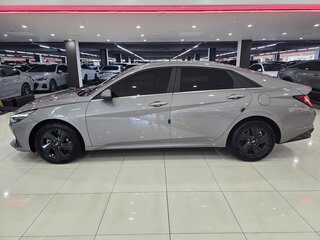 2022 Hyundai Avante VII, серебристый, 1830000 рублей, вид 3