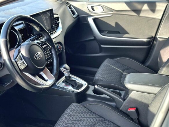 2021 Kia XCeed I, серый, 1630000 рублей - вид 15