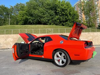 2008 Dodge Challenger SRT8 SRT-8 III, оранжевый, 3500000 рублей, вид 4