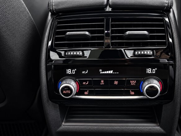 2021 BMW 5 серии 530d xDrive VII (G30/G31/G38) Рестайлинг, серебристый, 6300000 рублей - вид 13