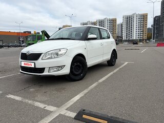 2013 Skoda Fabia II Рестайлинг, белый, 465000 рублей, вид 1