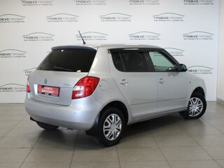 2011 Skoda Fabia II Рестайлинг, серебристый, 530000 рублей, вид 2