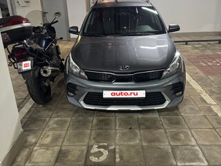 2020 Kia Rio X IV Рестайлинг, серый, 1750000 рублей, вид 4
