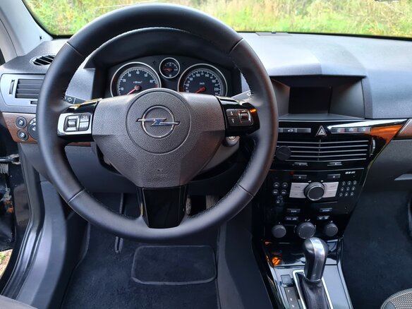 2008 Opel Astra H Рестайлинг, чёрный, 505000 рублей - вид 15