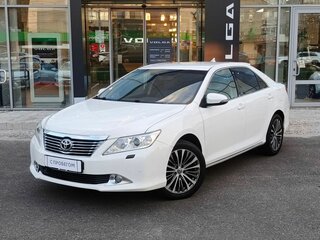 2014 Toyota Camry Japan Market VII (XV50), белый, 1350000 рублей, вид 1