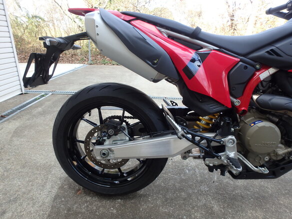 2024 Ducati Hypermotard, красный, 1350000 рублей - вид 12