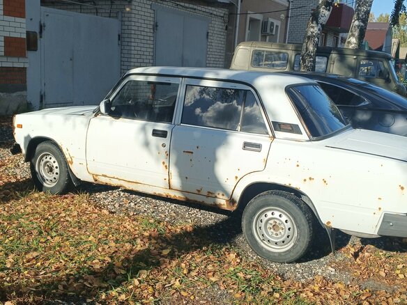 2008 Lada (ВАЗ) 2107, белый, 77000 рублей - вид 1
