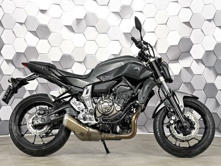2015 Yamaha MT-07 (FZ-07), серый, 695000 рублей, вид 3