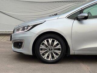 2015 Kia Ceed II Рестайлинг, серебристый, 1200000 рублей, вид 2