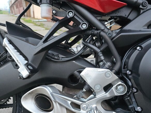 2020 Yamaha MT-09 Tracer (FJ-09), серый, 980000 рублей - вид 4