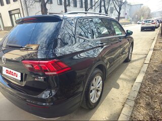 2017 Volkswagen Tiguan Allspace II, чёрный, 2300000 рублей, вид 3