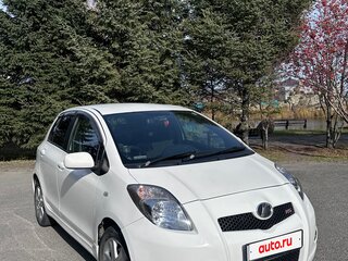 2007 Toyota Vitz II (XP90), белый, 580000 рублей, вид 2