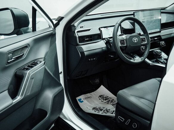 2026 Toyota RAV4 VI (XA60), белый, 4200000 рублей - вид 38