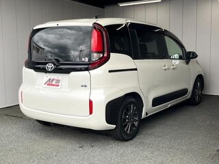 2023 Toyota Sienta III, белый, 1264009 рублей, вид 4
